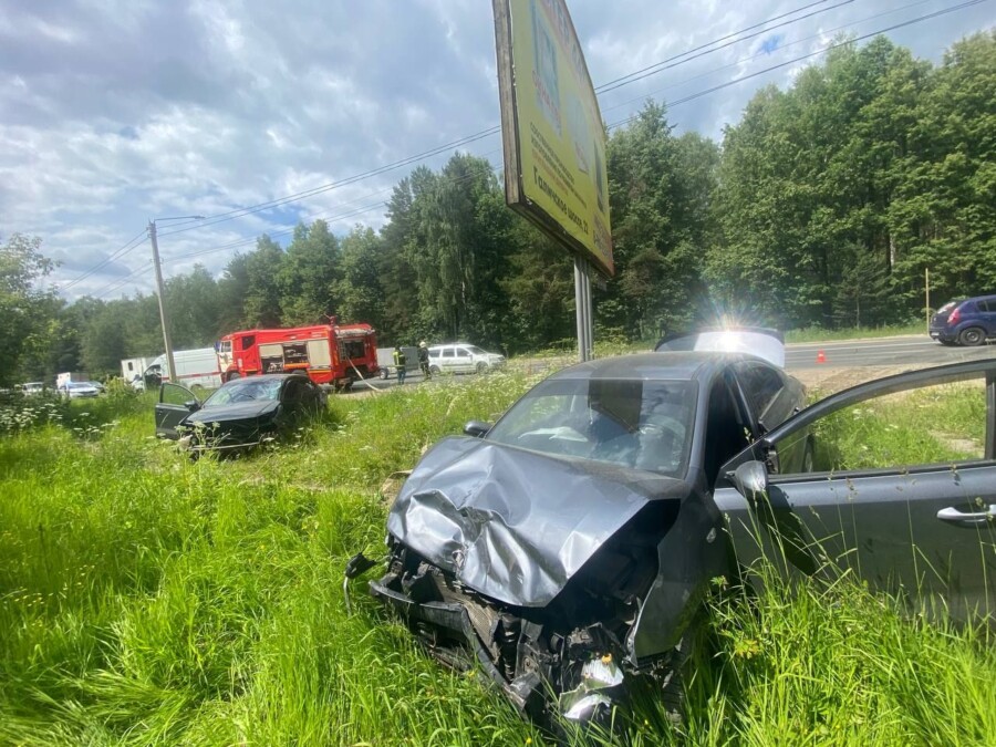 Страшная авария со смертельным исходом произошла в Костроме https://kostroma.today/wp-content/uploads/2024/06/povrezhdenija-ts-kia-900x675.jpg