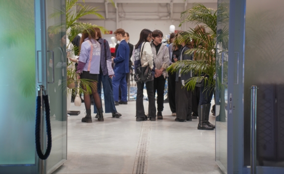 Забудьте о джинсах: эти брюки — главный тренд зимы 2025-2026 Забудьте о джинсах: эти брюки — главный тренд зимы 2025-2026