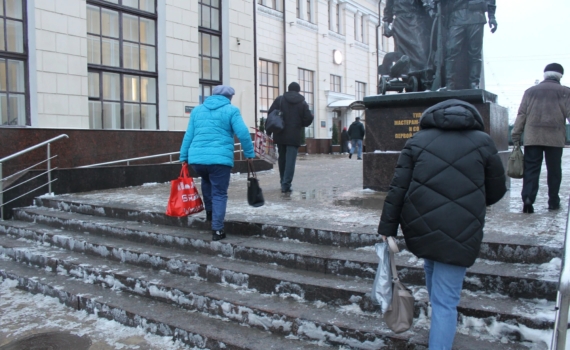 Падала каждую зиму – пока не нанесла это на подошву: теперь иду по льду, как по асфальту Падала каждую зиму – пока не нанесла это на подошву: теперь иду по льду, как по асфальту